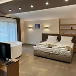 къща александра 2 3* Dobrinishte