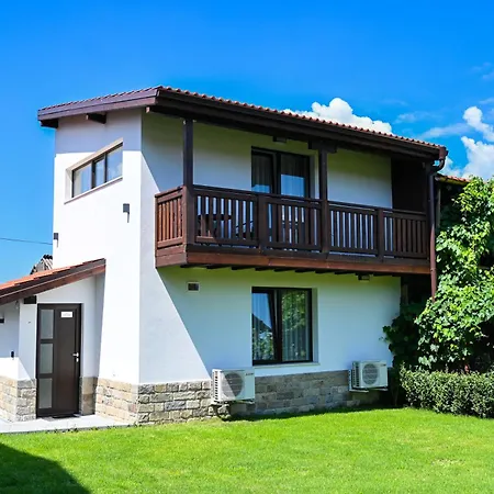 къща александра 2 3* Dobrinischte