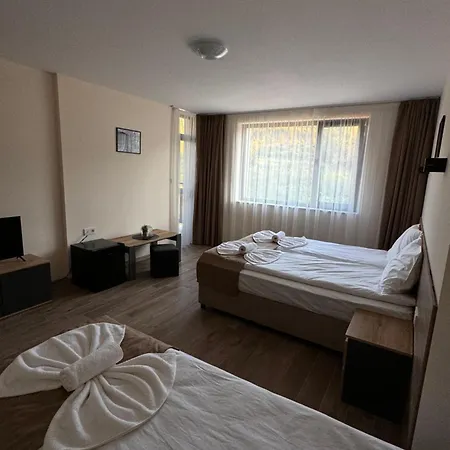 къща александра 2