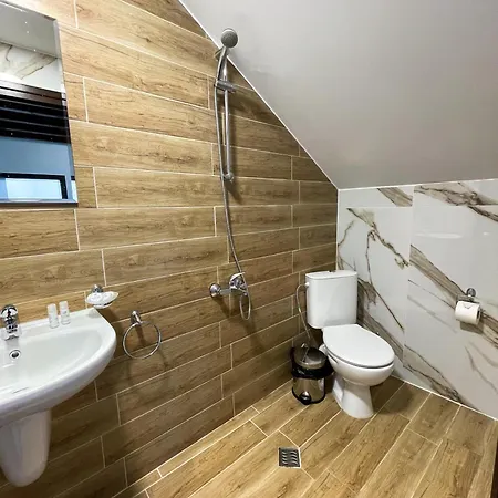 къща александра 2 Konukevi 3*