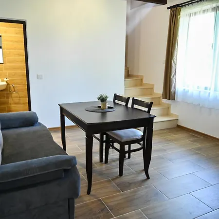 къща александра 2