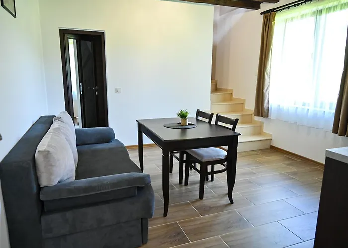 къща александра 2 도브리니쉬트