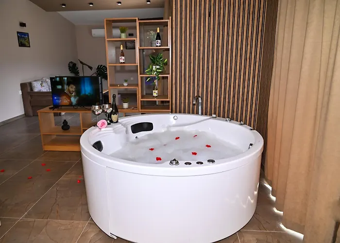 къща александра 2 3* 도브리니쉬트