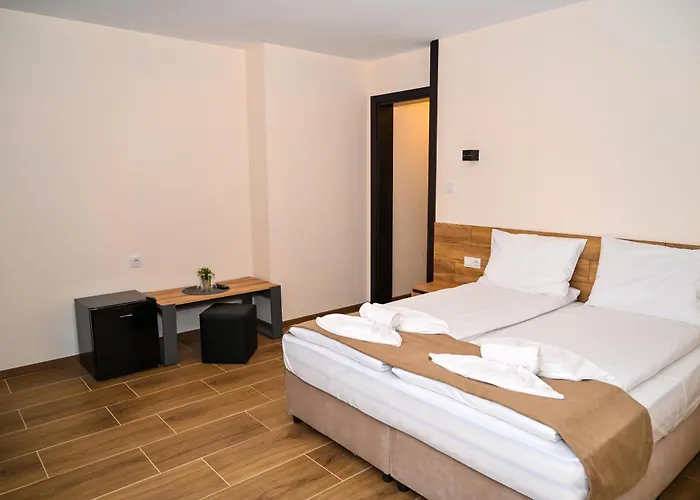 къща александра 2 3* 도브리니쉬트