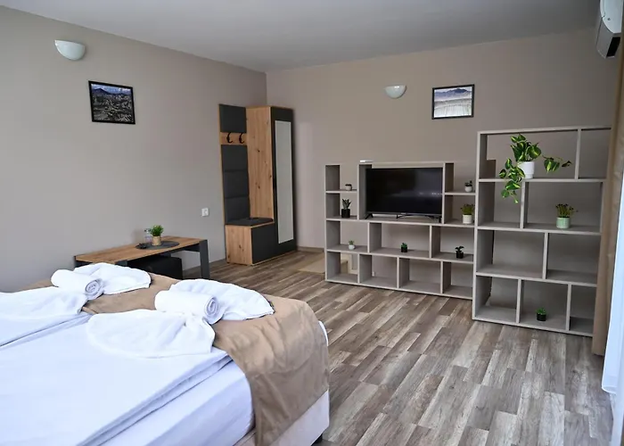 къща александра 2 3* 도브리니쉬트