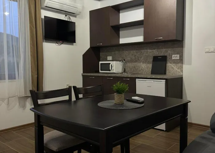 къща александра 2