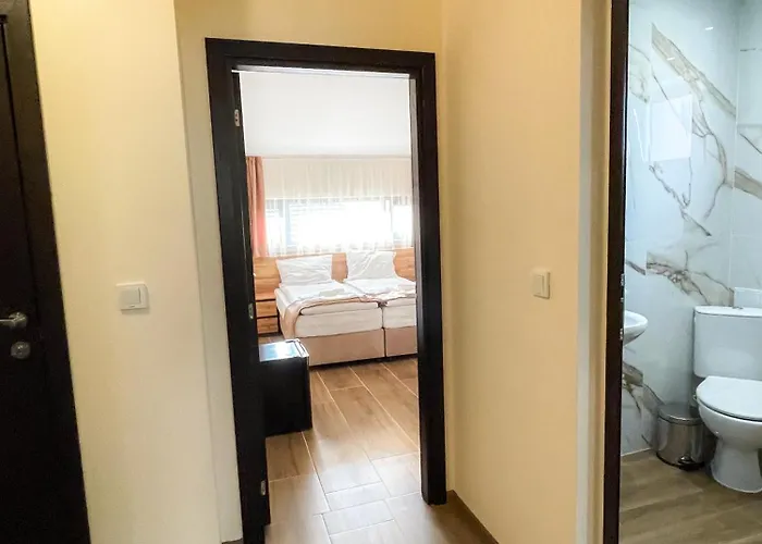 къща александра 2 3* 도브리니쉬트